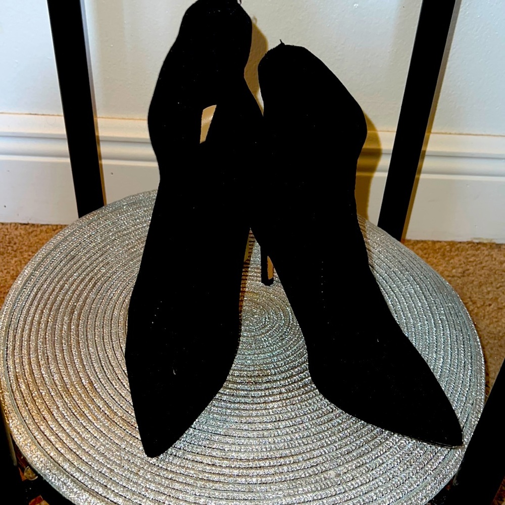 Black sock size 6 booties